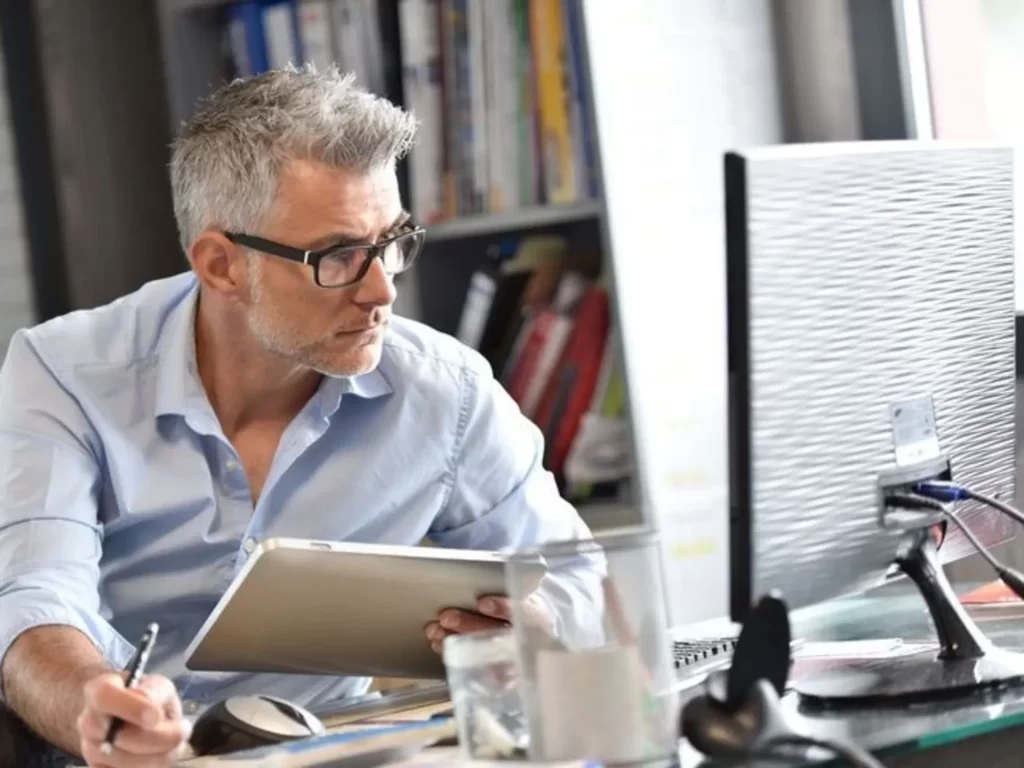 medium 45 jaar werkende man 25efb00f41 fbf8cc6f5d